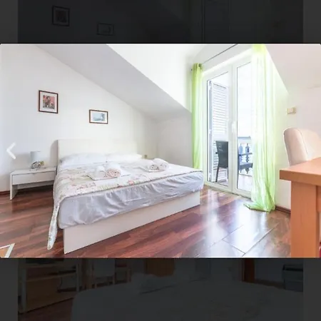 Banic With Pool Apartamento Biograd Na Moru