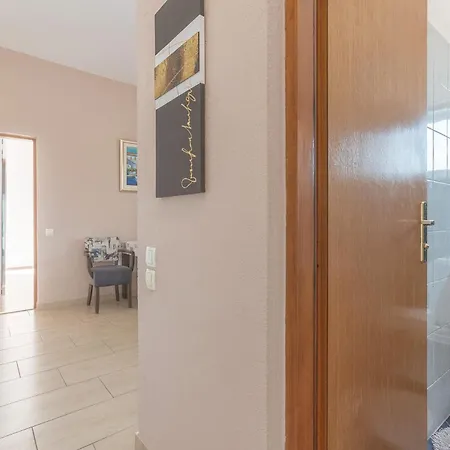 Banic With Pool Apartamento