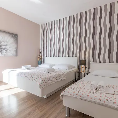 Apartamento Banic With Pool *