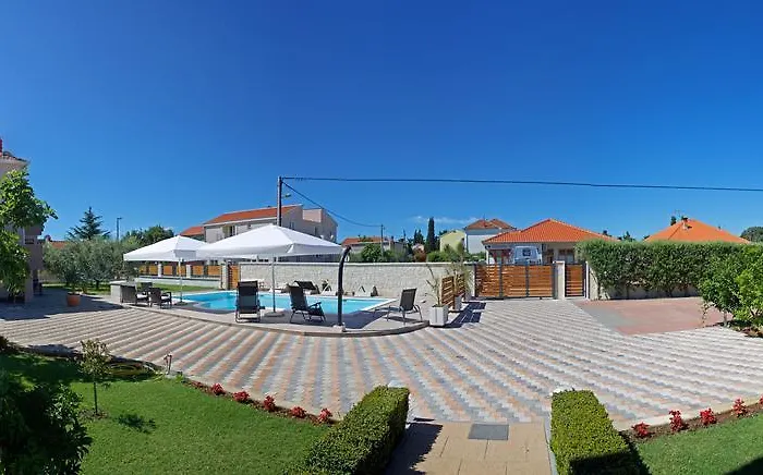Banic With Pool *