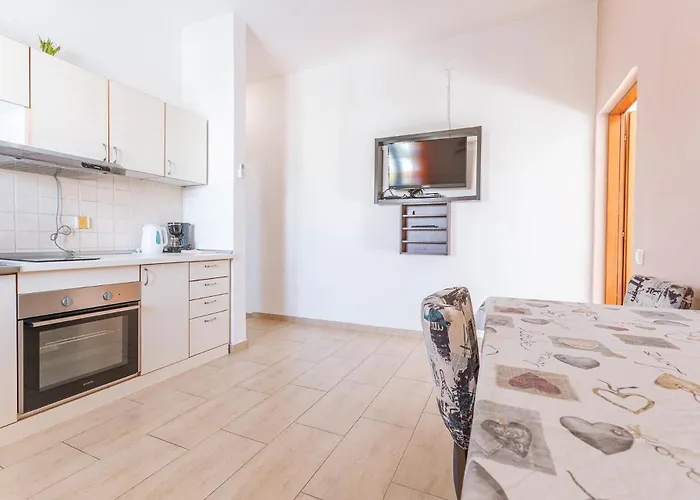 Apartment Banic With Pool