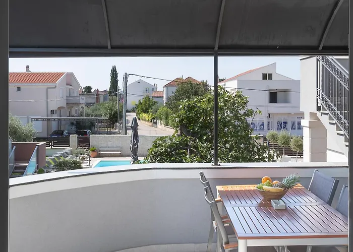 Banic With Pool Apartamento Biograd Na Moru