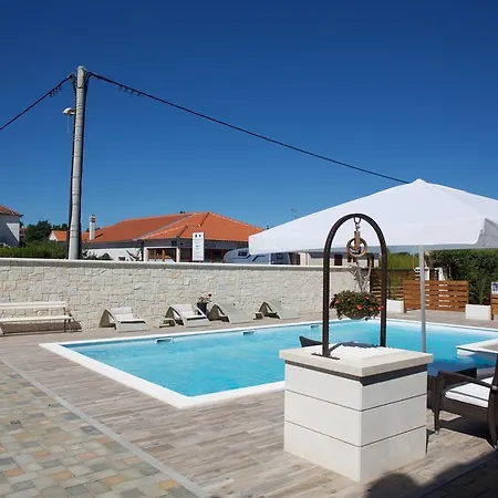 Banic With Pool Appartement Biograd Na Moru