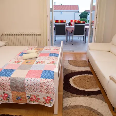 Banic With Pool Biograd Na Moru