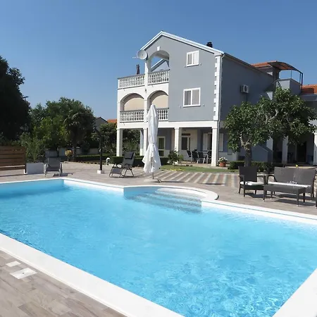 Banic With Pool *