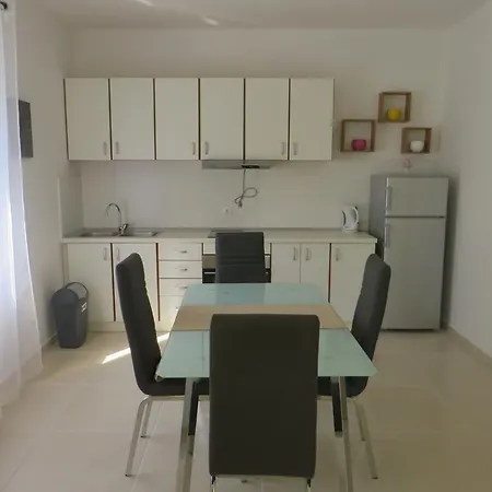 Banic With Pool Apartamento Biograd Na Moru