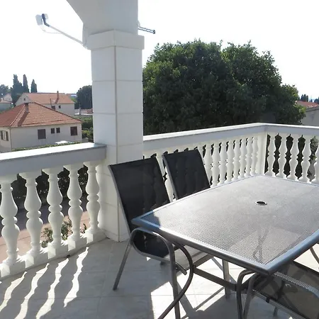 Banic With Pool Appartement