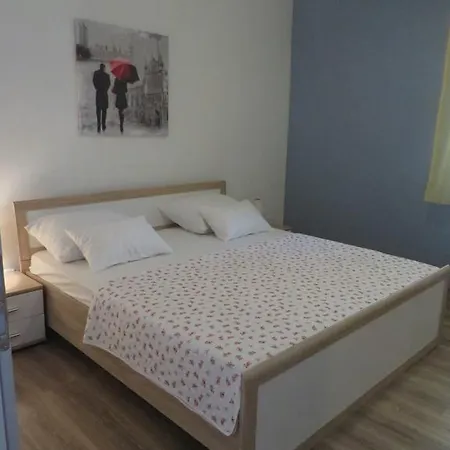 Banic With Pool Biograd Na Moru