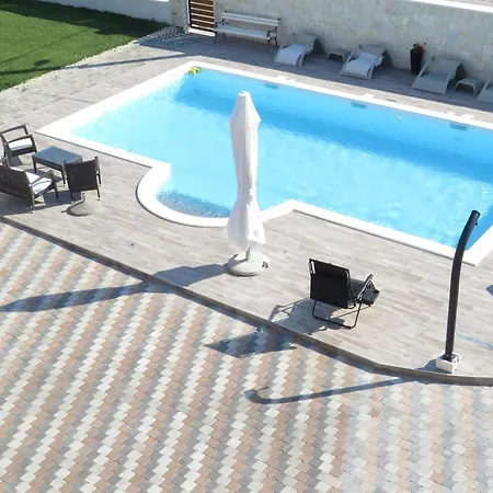 Banic With Pool Биоград-на-Мору