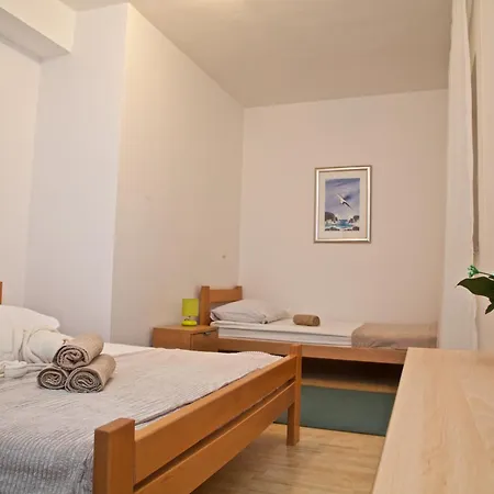 Banic With Pool Appartement