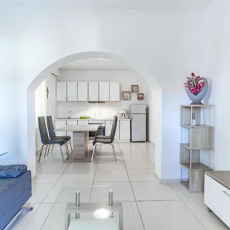 Apartment Banic With Pool