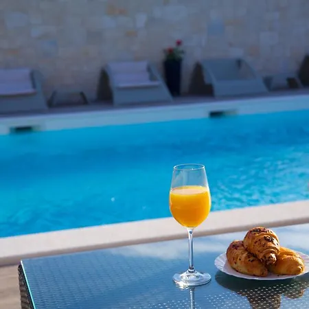 Apartamento Banic With Pool