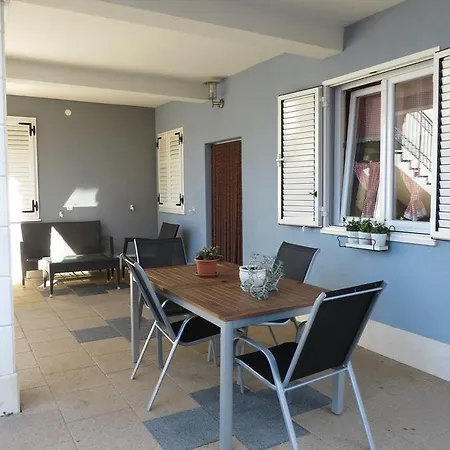 Appartement Banic With Pool Biograd Na Moru