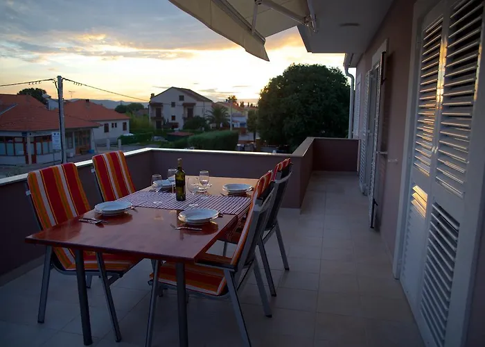 Banic With Pool Apartment *