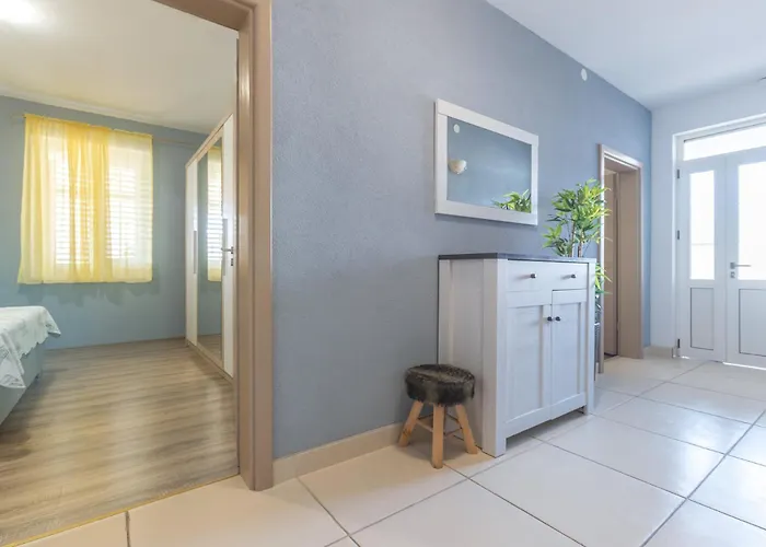 Apartment Banic With Pool *