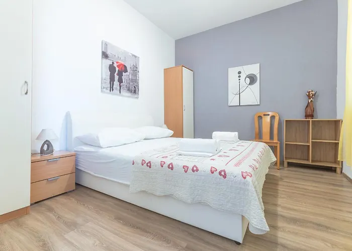 Apartment Banic With Pool *