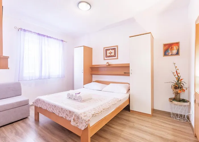 Apartment Banic With Pool *