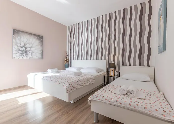 Apartment Banic With Pool *